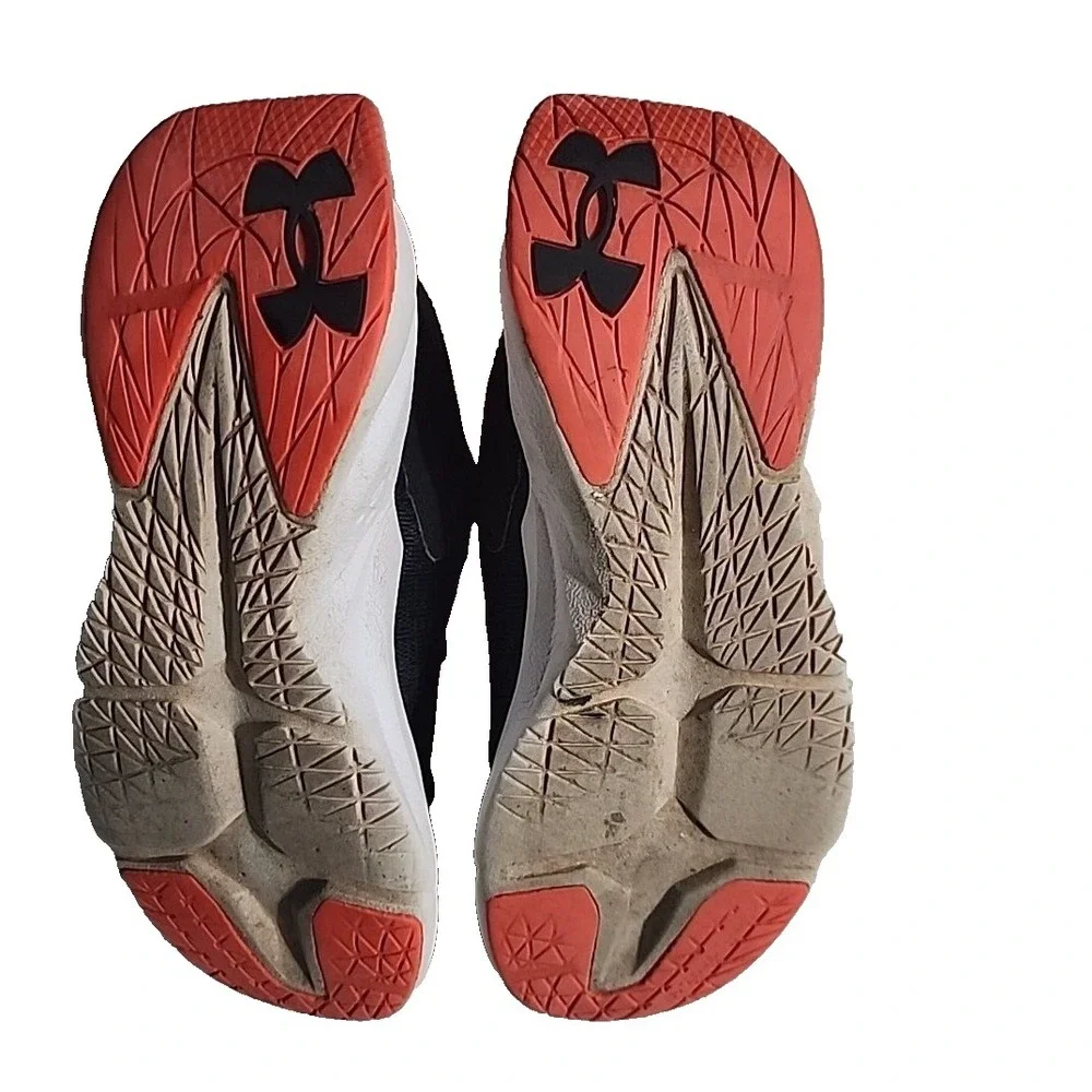 Boys Under Armour 3025535-001 Scramjet Running‎ Shoes - Black/Orange Size 4.5y